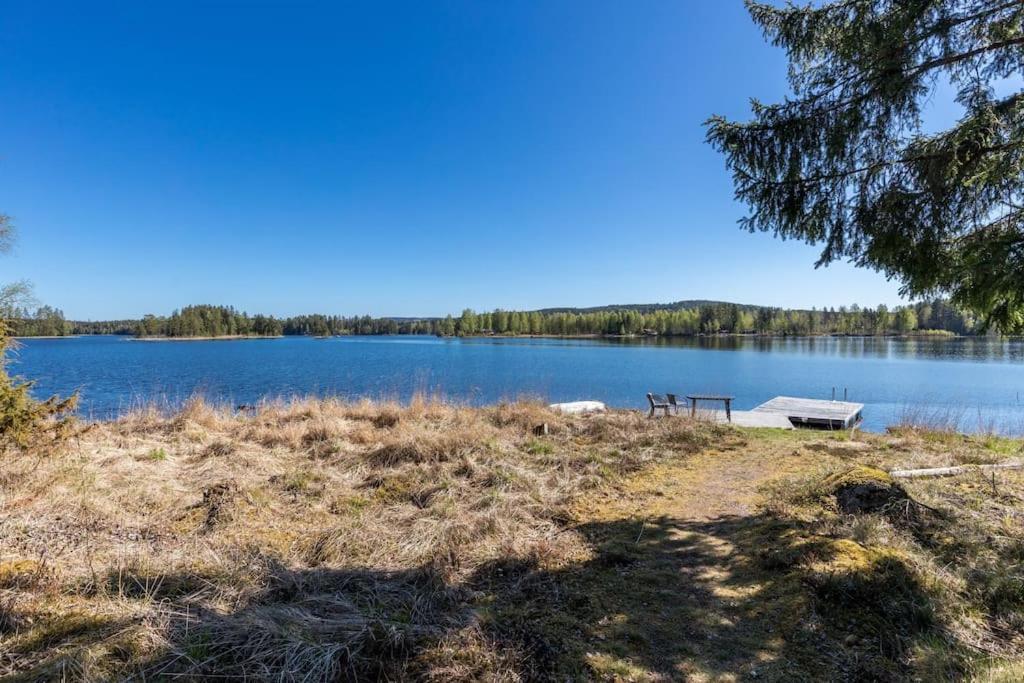 Cozy Cottage By The Lake, Charlottenberg Åmotfors Dış mekan fotoğraf